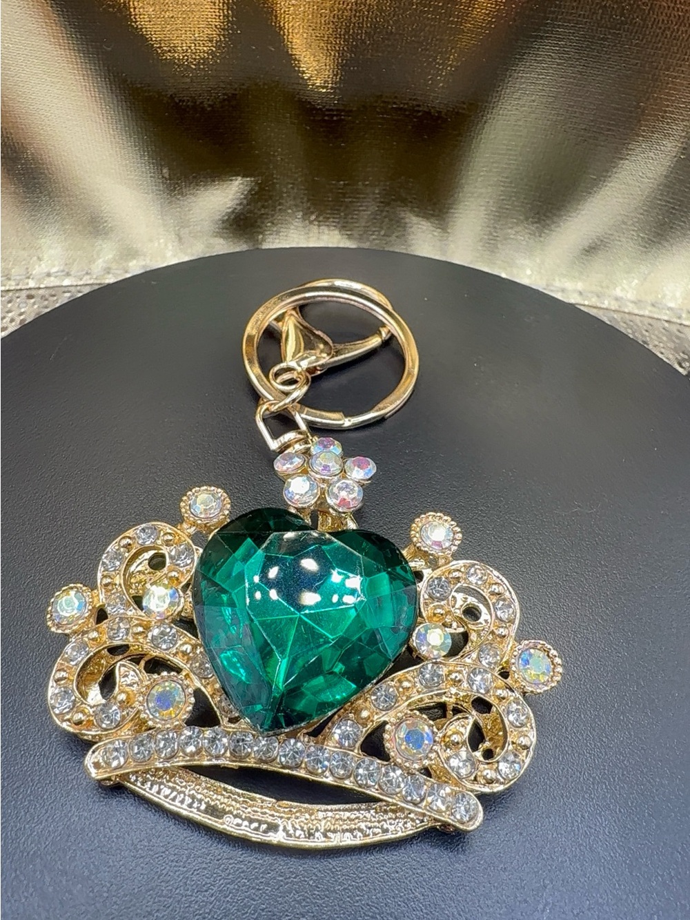 Gold-Tone Keychain Card Holder with Emerald Heart Accent